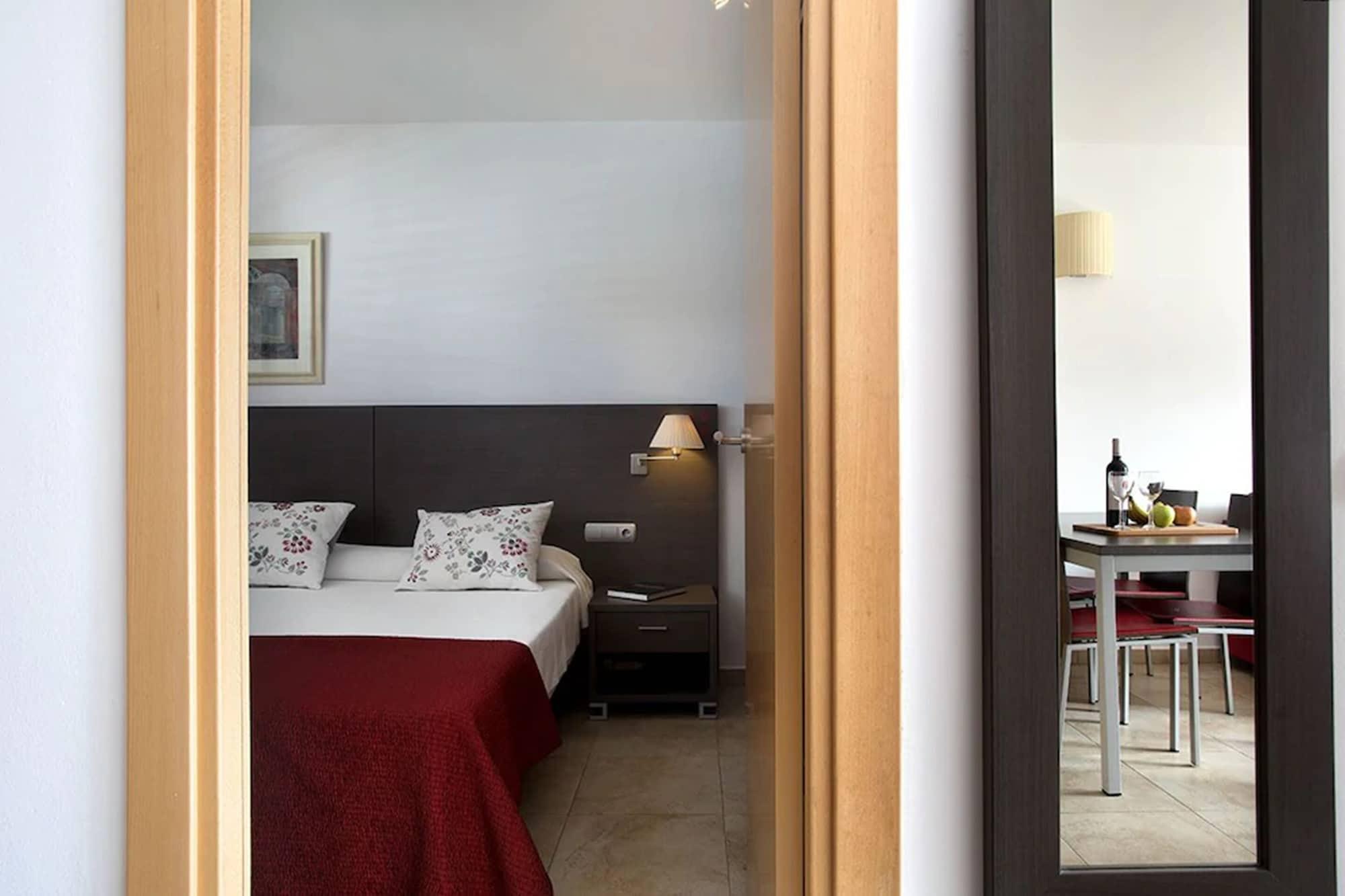 Aparthotel Bardon Кастелдефелс Екстериор снимка